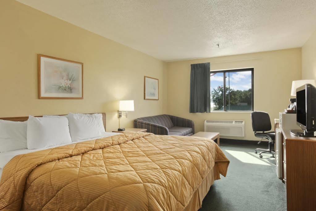 Super 8 By Wyndham Peoria Motel Eksteriør bilde