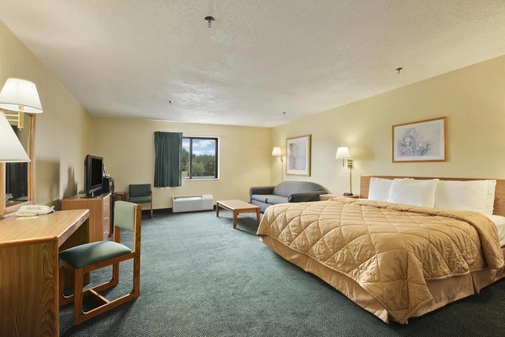 Super 8 By Wyndham Peoria Motel Eksteriør bilde